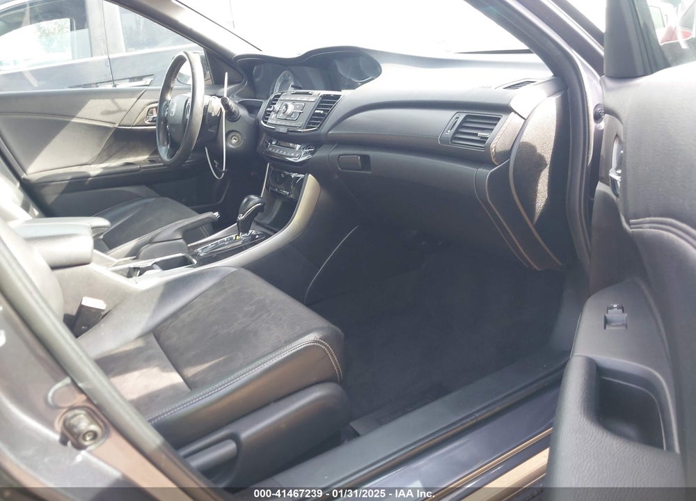 2017 HONDA ACCORD VIN: 1HGCR2F51HA145251