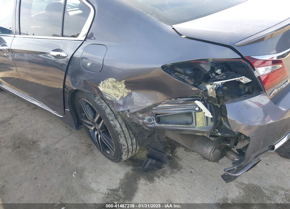 2017 HONDA ACCORD VIN: 1HGCR2F51HA145251