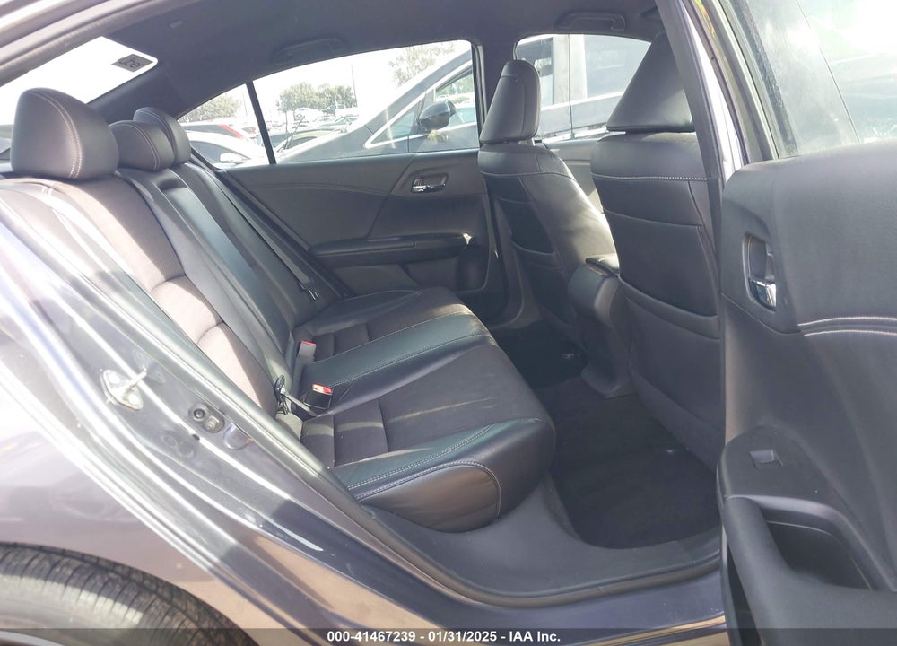 2017 HONDA ACCORD VIN: 1HGCR2F51HA145251