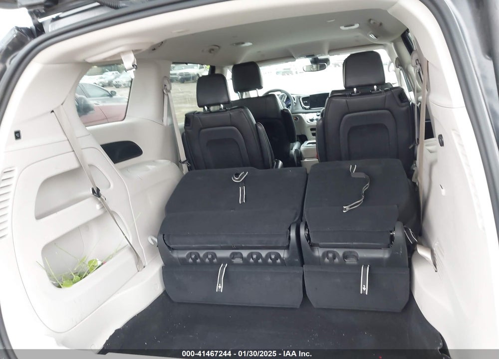 2023 CHRYSLER PACIFICA TOURING L VIN: 2C4RC1BG4PR625354