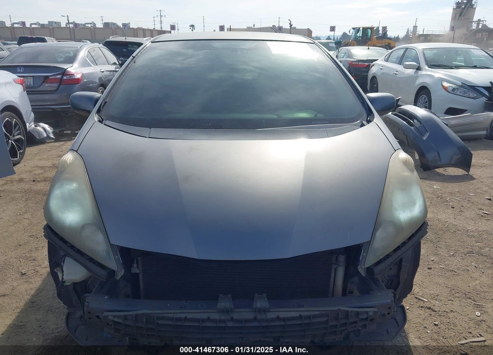 2013 HONDA FIT VIN: JHMGE8G37DC082987