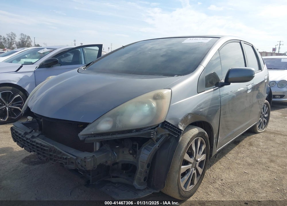 2013 HONDA FIT VIN: JHMGE8G37DC082987
