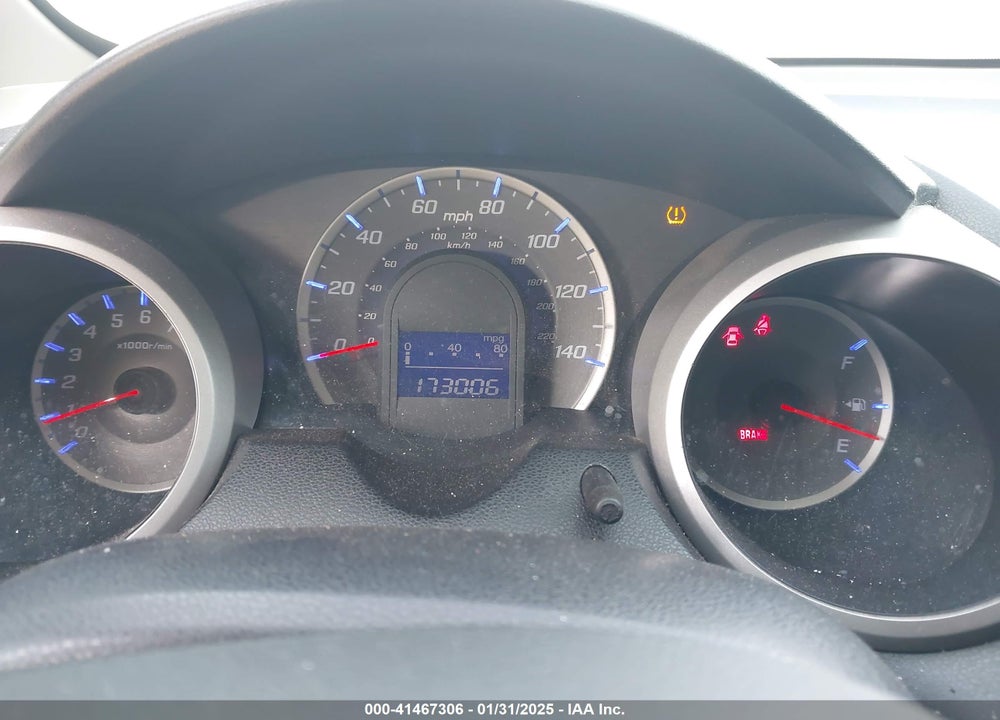2013 HONDA FIT VIN: JHMGE8G37DC082987