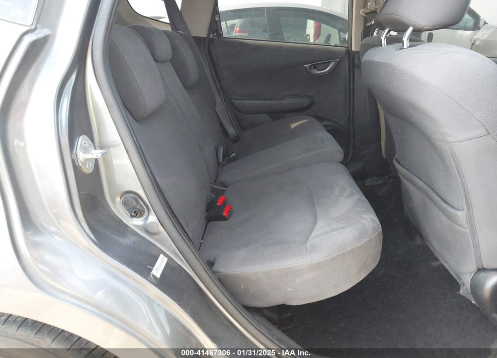 2013 HONDA FIT VIN: JHMGE8G37DC082987