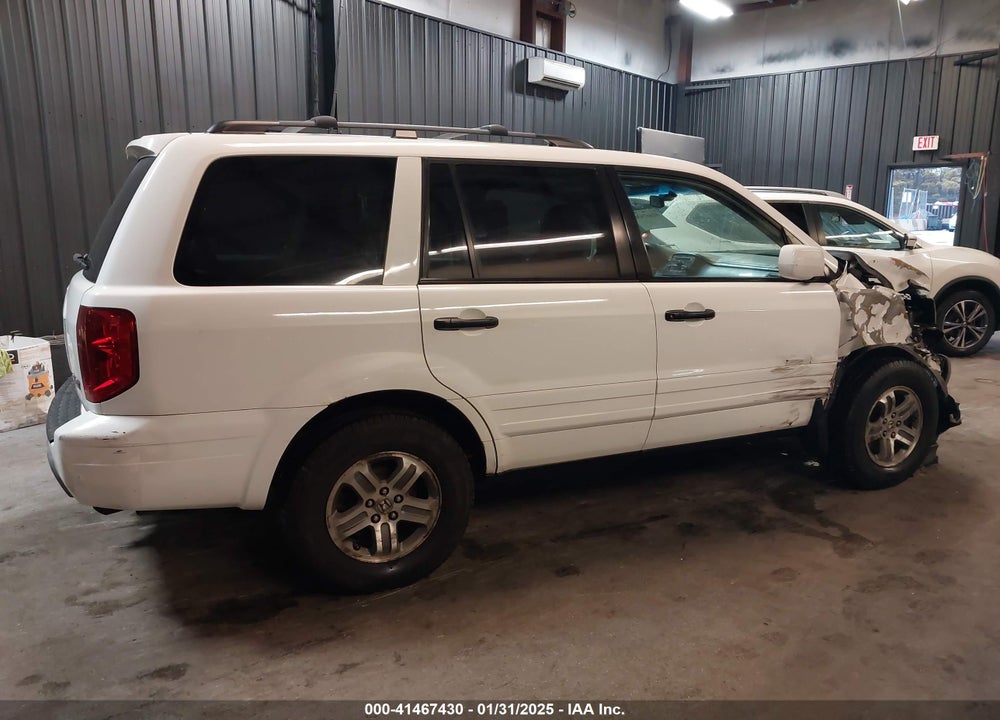 2005 HONDA PILOT EX-L VIN: 5FNYF18585B057899