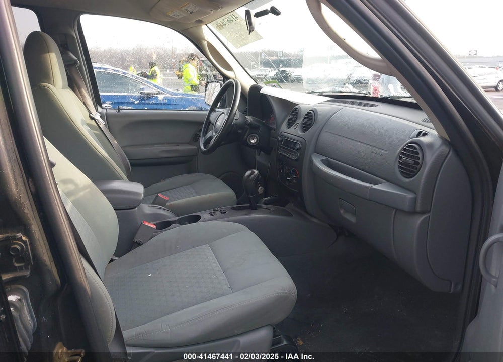 2007 JEEP LIBERTY VIN: 1J4GL48K07W573257