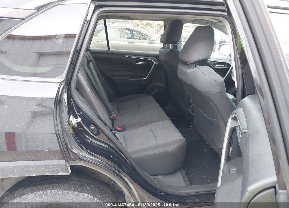 2019 TOYOTA RAV4 XLE VIN: 2T3P1RFV6KW043114