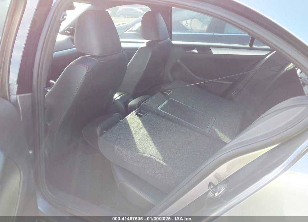 2013 VOLKSWAGEN JETTA GLI VIN: 3VW467AJ1DM215368