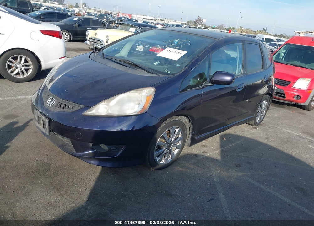 2010 HONDA FIT VIN: JHMGE8H42AC031528