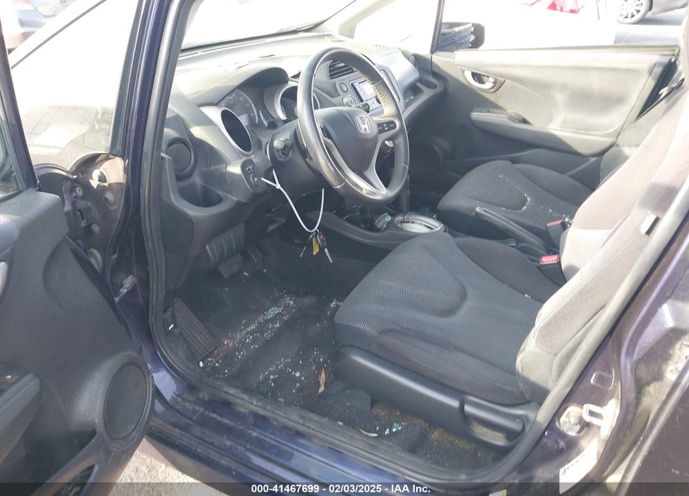 2010 HONDA FIT VIN: JHMGE8H42AC031528