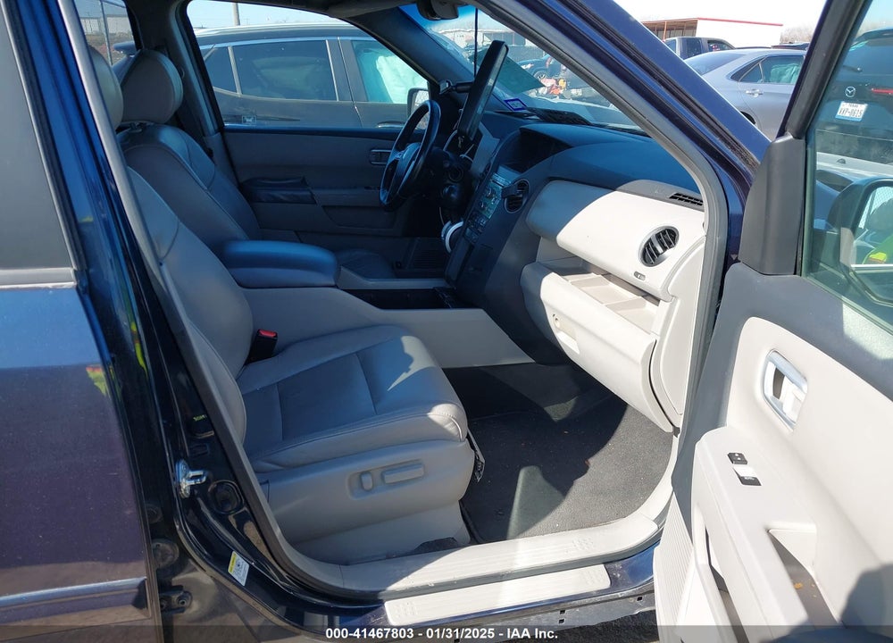 2011 HONDA PILOT VIN: 5FNYF3H57BB024450