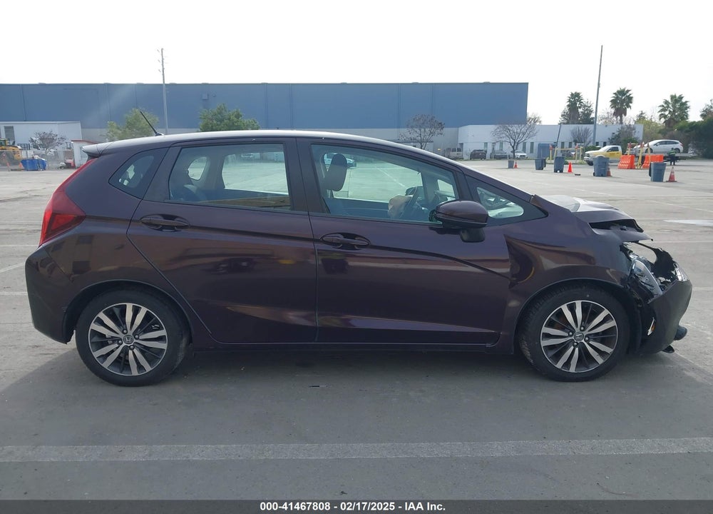 2015 HONDA FIT VIN: 3HGGK5H82FM743265