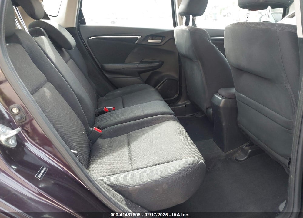 2015 HONDA FIT VIN: 3HGGK5H82FM743265