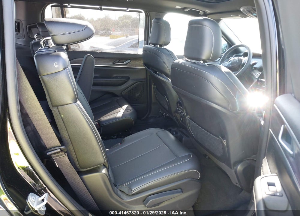 2024 JEEP GRAND CHEROKEE L LIMITED 4X4 VIN: 1C4RJKBGXR8529965