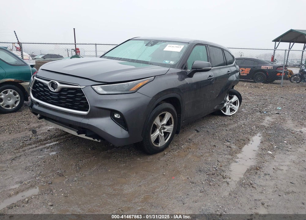 2022 TOYOTA HIGHLANDER LE VIN: 5TDBZRBH3NS569838