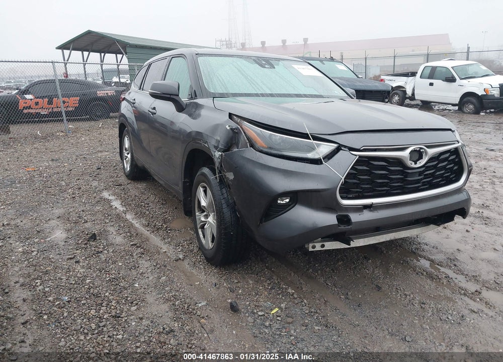 2022 TOYOTA HIGHLANDER LE VIN: 5TDBZRBH3NS569838