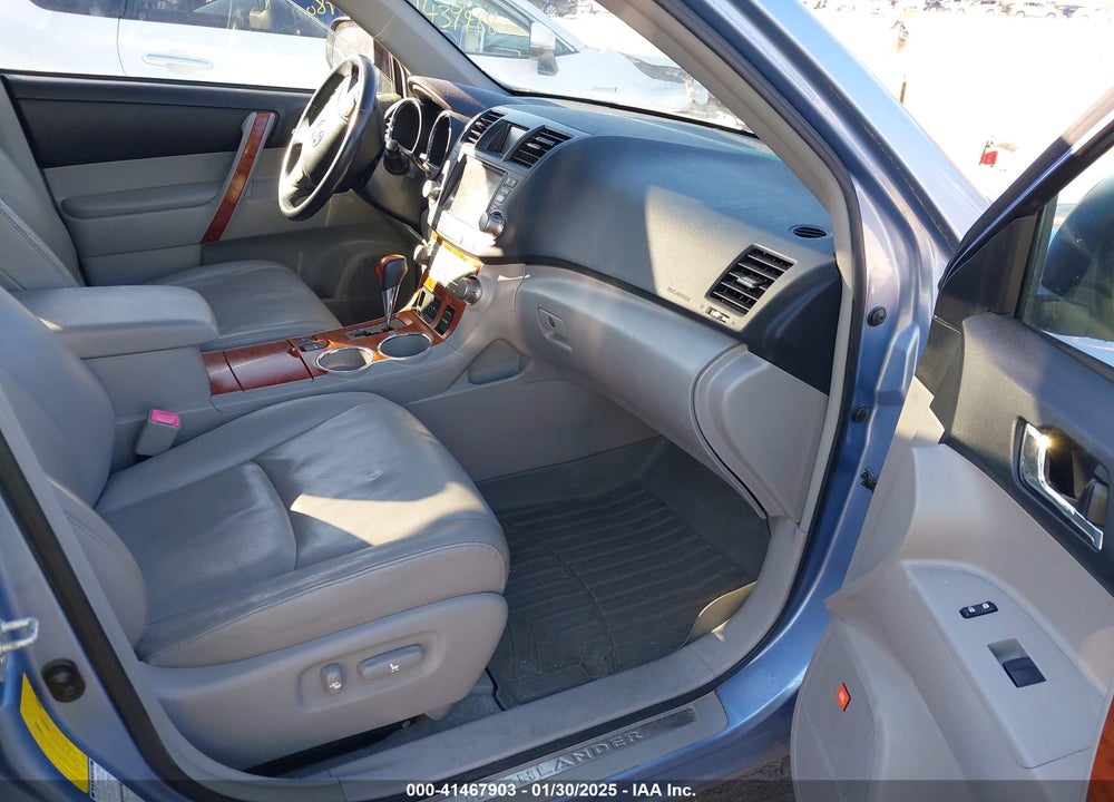 2009 TOYOTA HIGHLANDER LIMITED VIN: JTEES42A992121121