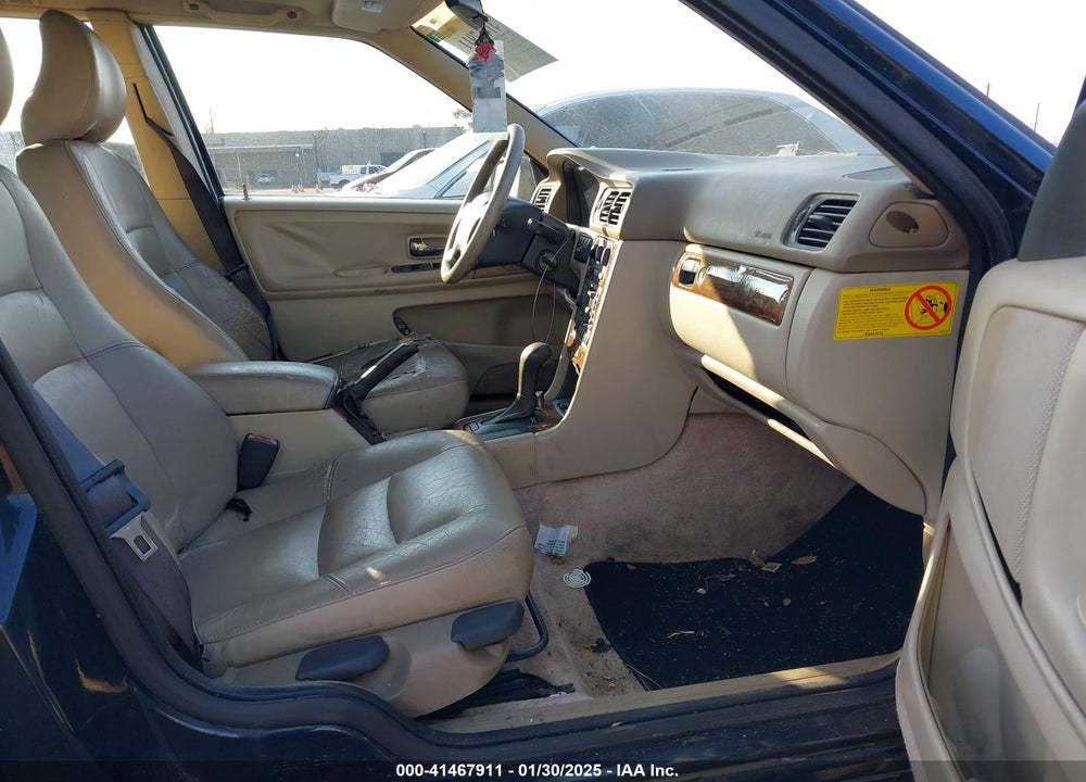 1999 VOLVO V70 GLT VIN: YV1LW56D5X2558065