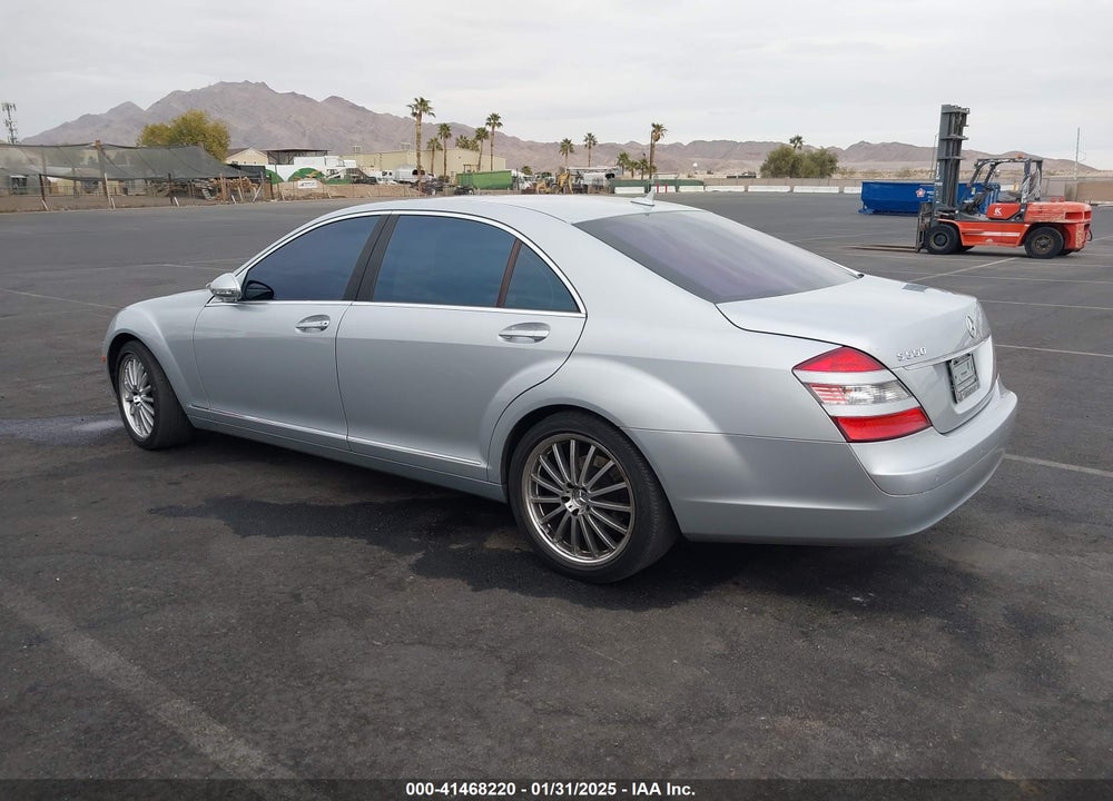 2007 MERCEDES-BENZ S 550 VIN: WDDNG71X27A122777