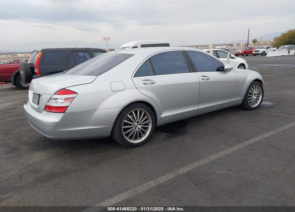 2007 MERCEDES-BENZ S 550 VIN: WDDNG71X27A122777