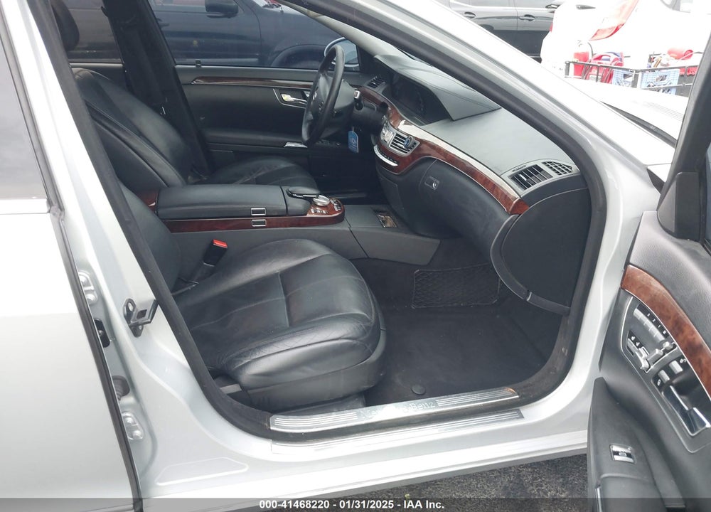 2007 MERCEDES-BENZ S 550 VIN: WDDNG71X27A122777
