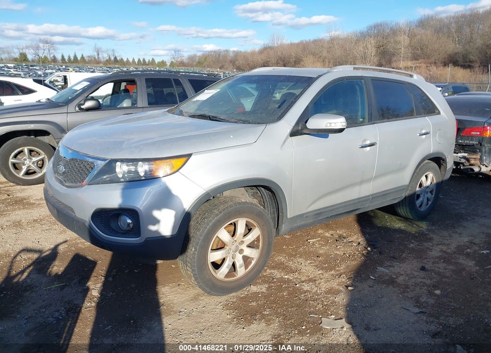 2013 KIA SORENTO LX VIN: 5XYKT3A6XDG417565