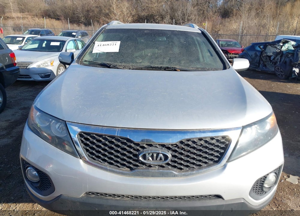 2013 KIA SORENTO LX VIN: 5XYKT3A6XDG417565