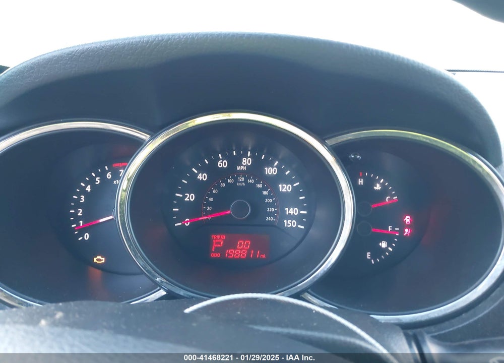 2013 KIA SORENTO LX VIN: 5XYKT3A6XDG417565