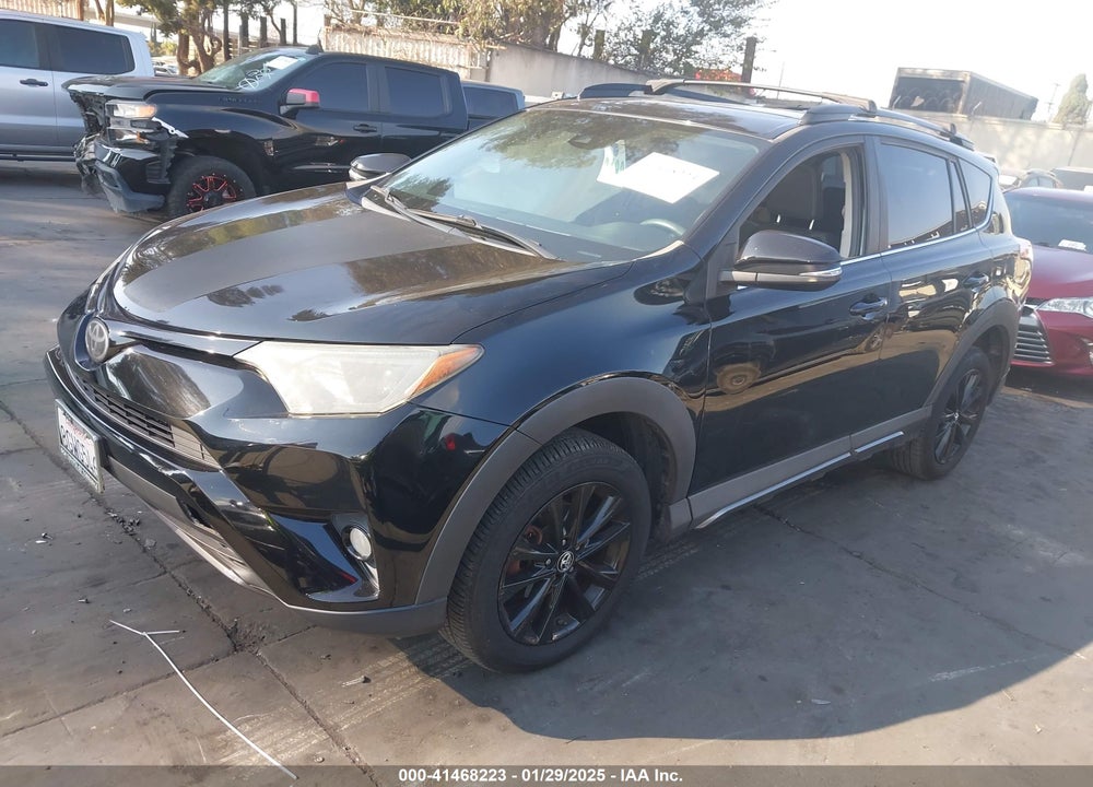 2018 TOYOTA RAV4 ADVENTURE/XLE VIN: 2T3RFREV0JW801121