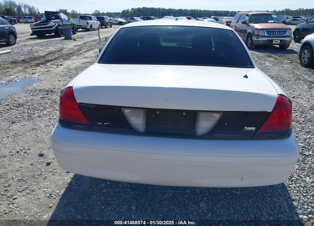 2011 FORD CROWN VICTORIA VIN: 2FABP7BV8BX128891