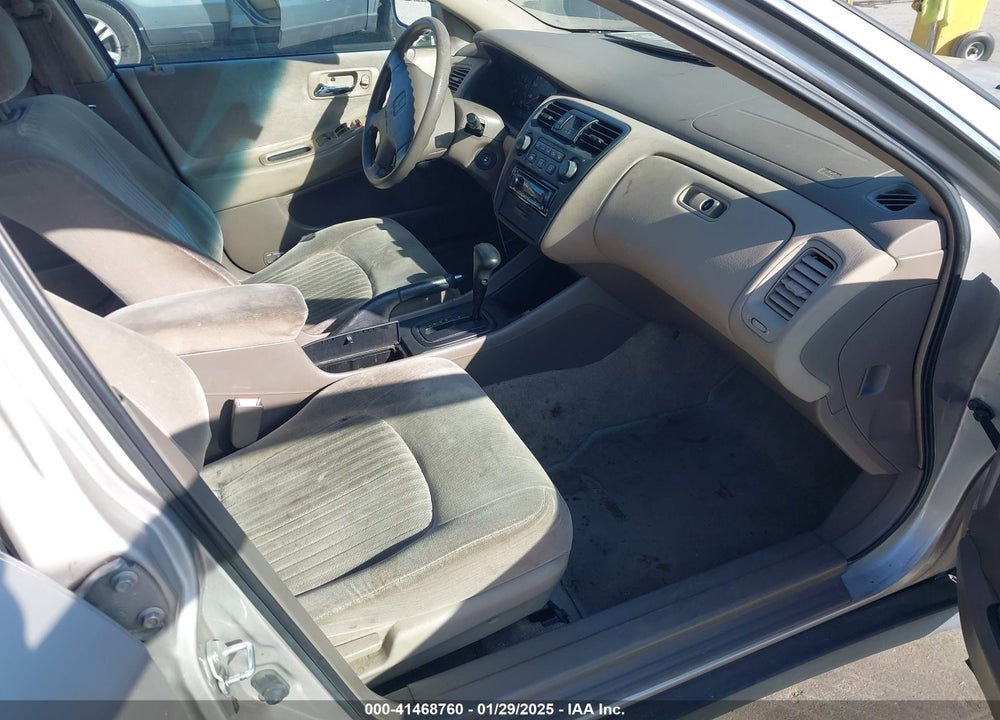 1998 HONDA ACCORD LX VIN: 1HGCG5640WA024254