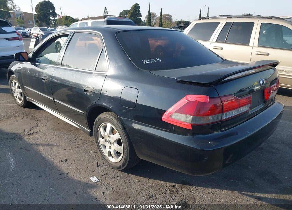 2001 HONDA ACCORD 2.3 EX VIN: JHMCG66821C004610