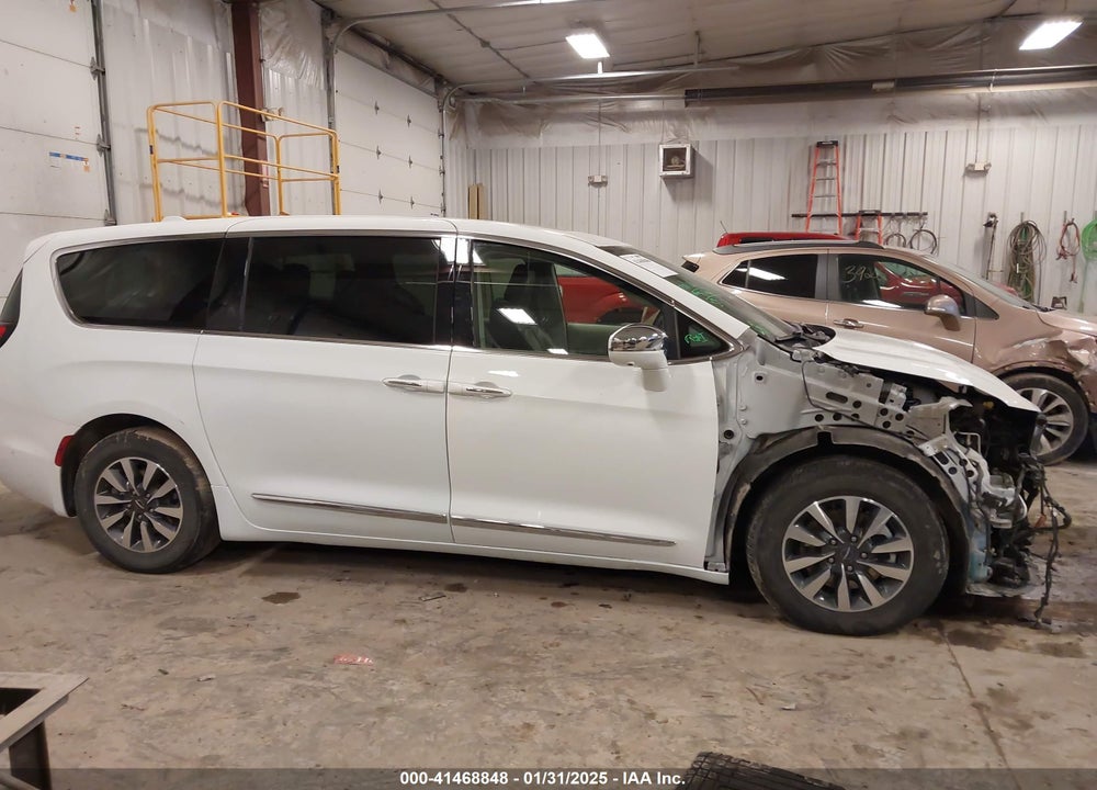 2022 CHRYSLER PACIFICA HYBRID VIN: 2C4RC1S71NR148136