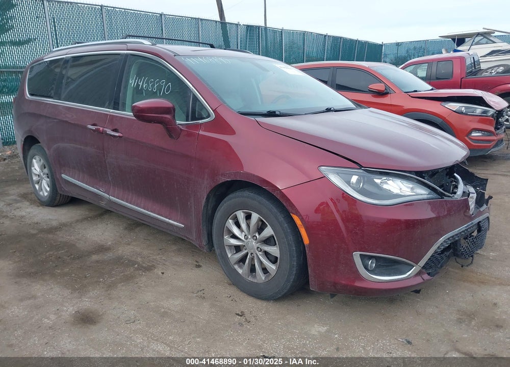 2018 CHRYSLER PACIFICA TOURING L VIN: 2C4RC1BG5JR260660