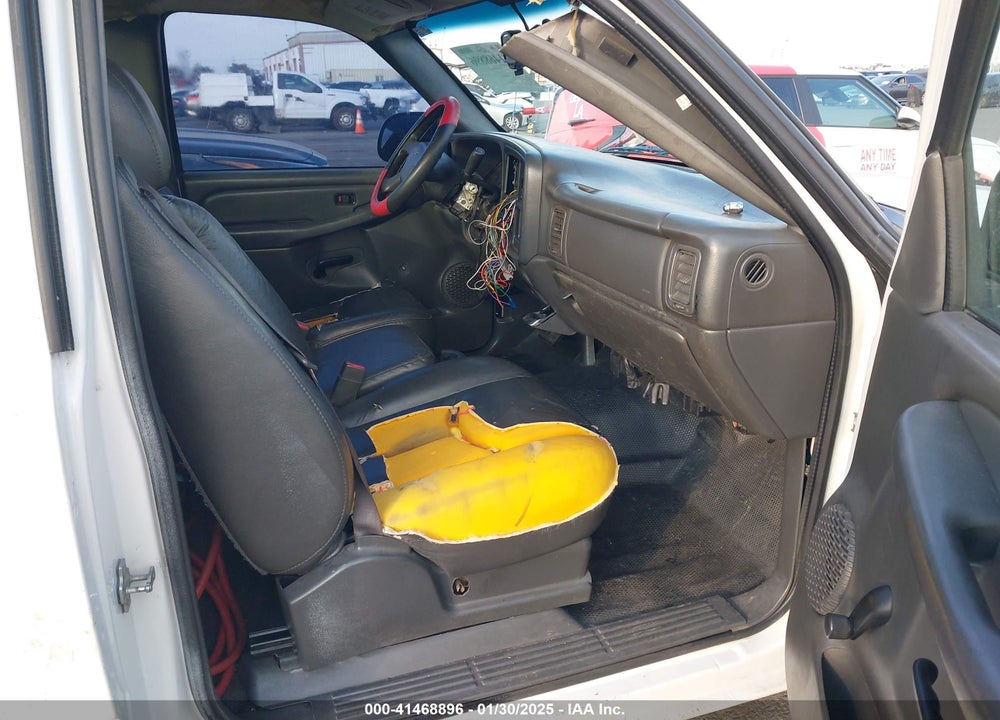 2005 GMC SIERRA 1500 WORK TRUCK VIN: 1GTEC14V45E195121