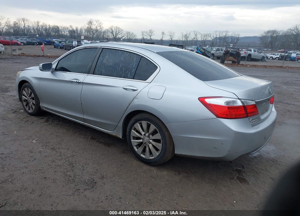 2015 HONDA ACCORD VIN: 1HGCR2F81FA154961