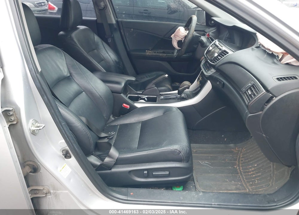 2015 HONDA ACCORD VIN: 1HGCR2F81FA154961