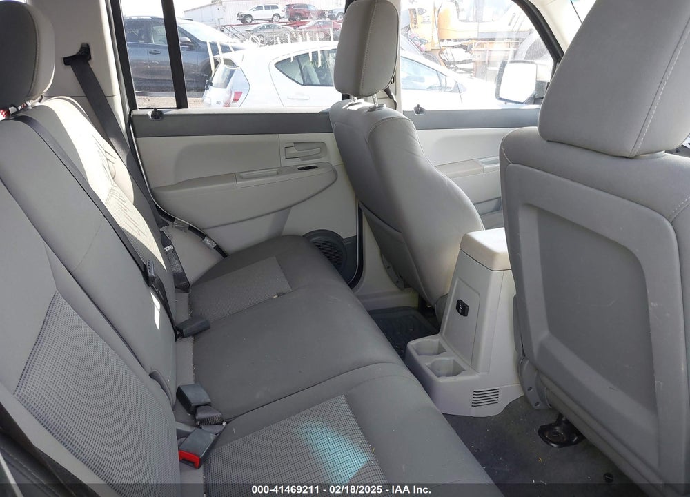 2008 JEEP LIBERTY VIN: 1J8GN28K48W178318