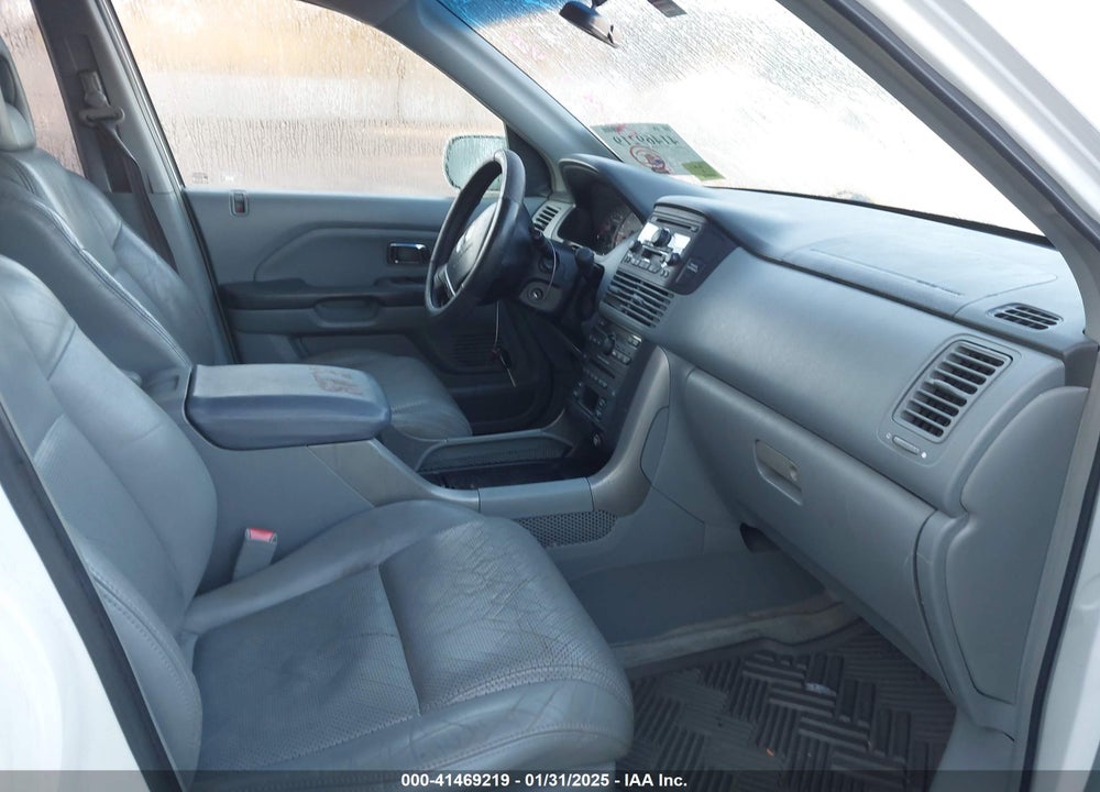 2005 HONDA PILOT EX-L VIN: 5FNYF18515B053807