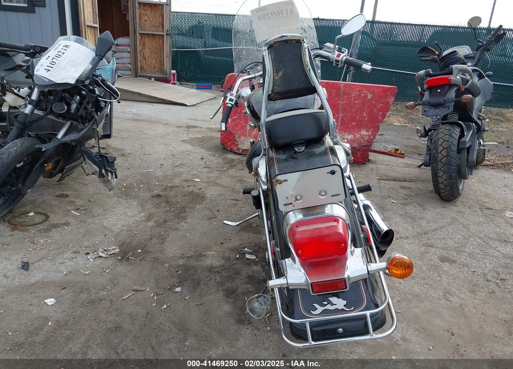 2004 SUZUKI VL800 VIN: JS1VS54A442101773