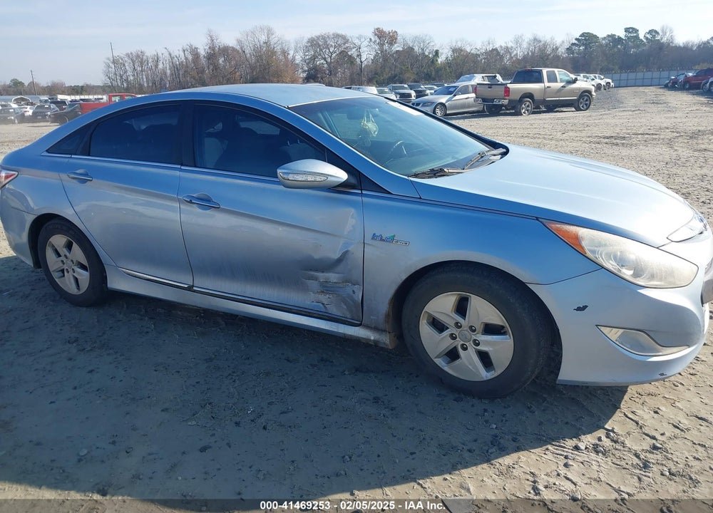 2011 HYUNDAI SONATA VIN: KMHEC4A44BA005460