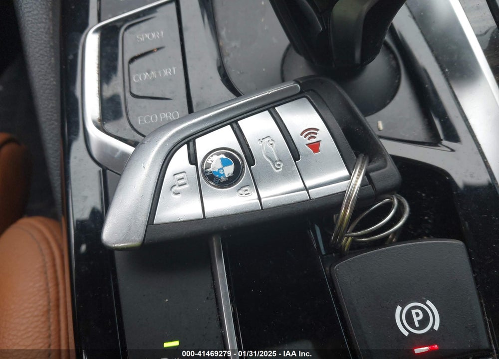 2018 BMW 530 VIN: WBAJA7C52JWA74696