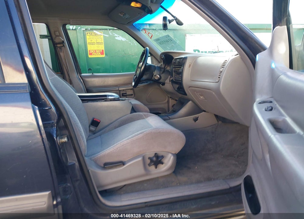 2001 MERCURY MOUNTAINEER VIN: 4M2DU86PX1UJ13192
