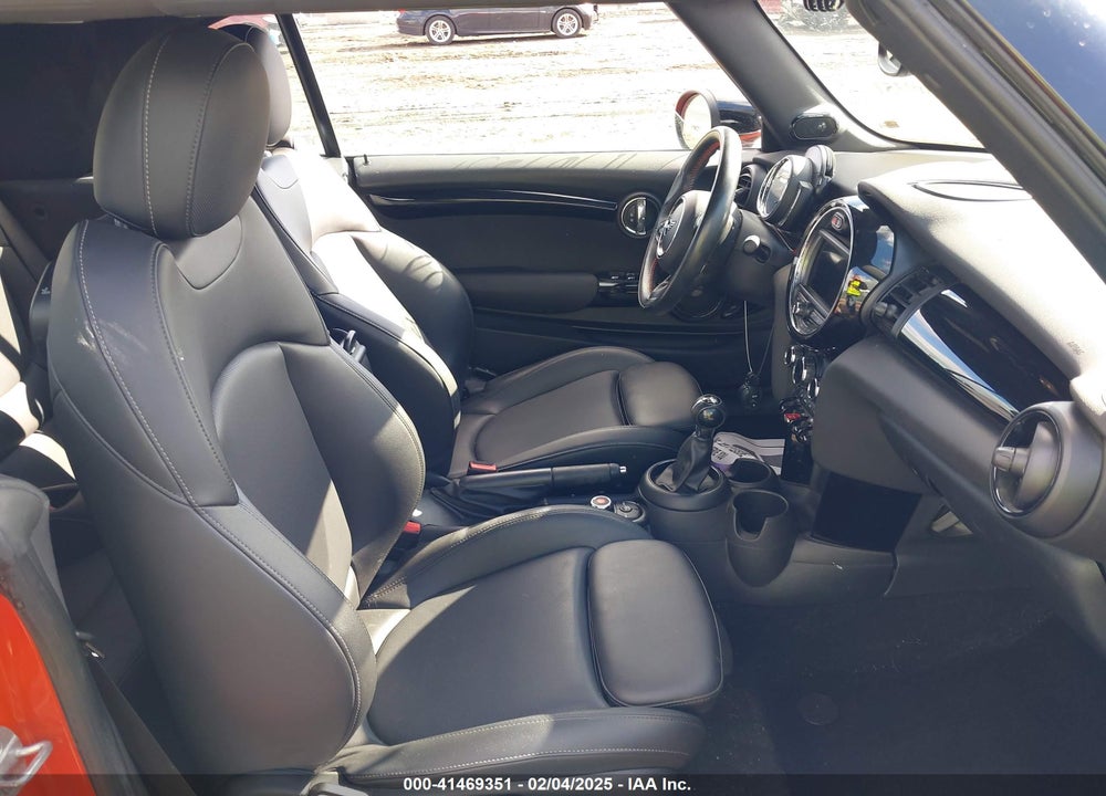2021 MINI CONVERTIBLE COOPER S VIN: WMWWJ5C09M3M08577