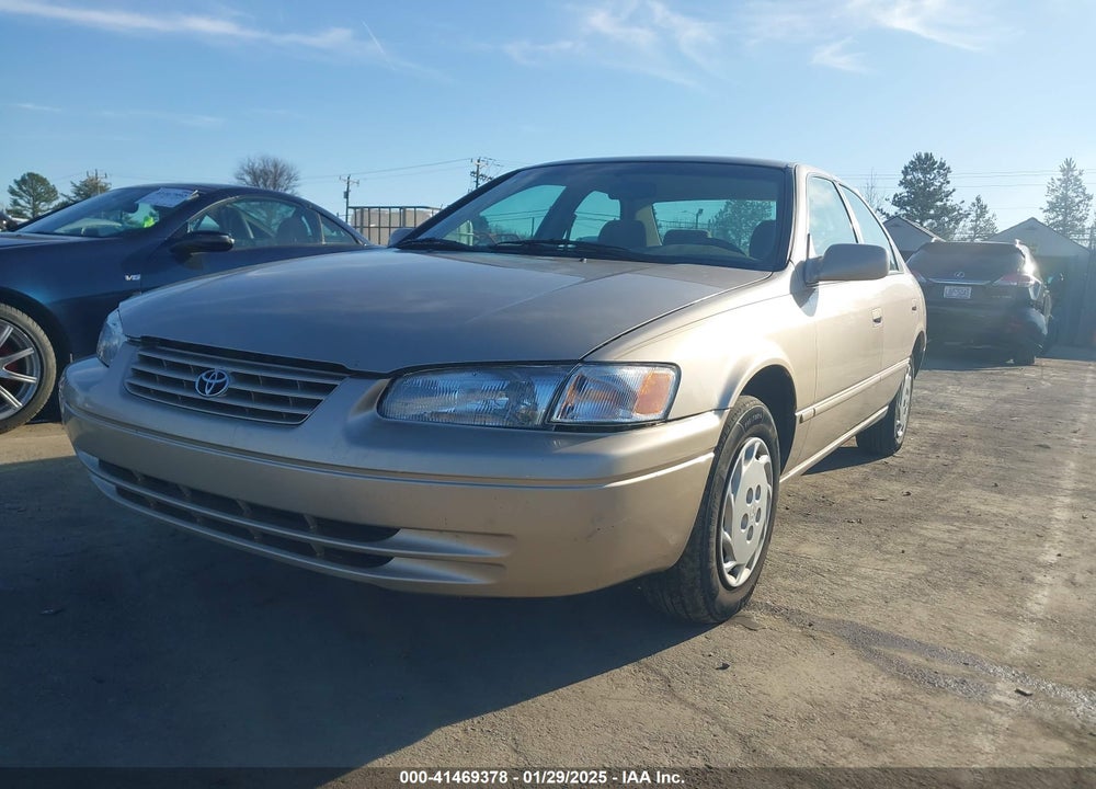 1998 TOYOTA CAMRY LE VIN: 4T1BG22K8WU207117