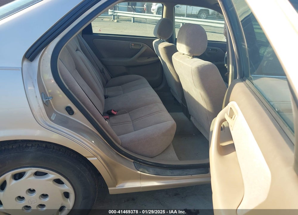1998 TOYOTA CAMRY LE VIN: 4T1BG22K8WU207117