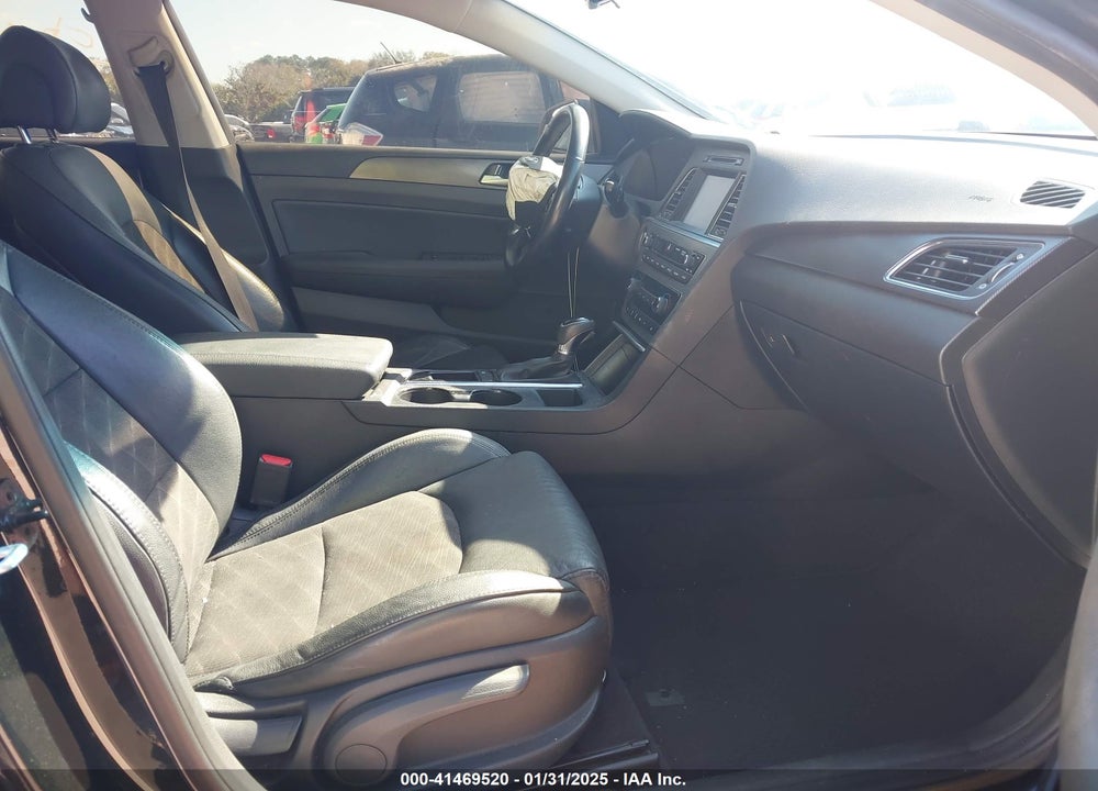2017 HYUNDAI SONATA VIN: 5NPE34AF3HH555675