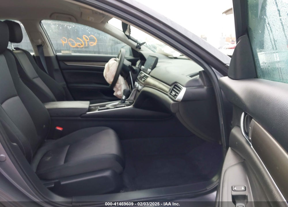 2019 HONDA ACCORD VIN: 1HGCV1F13KA120717