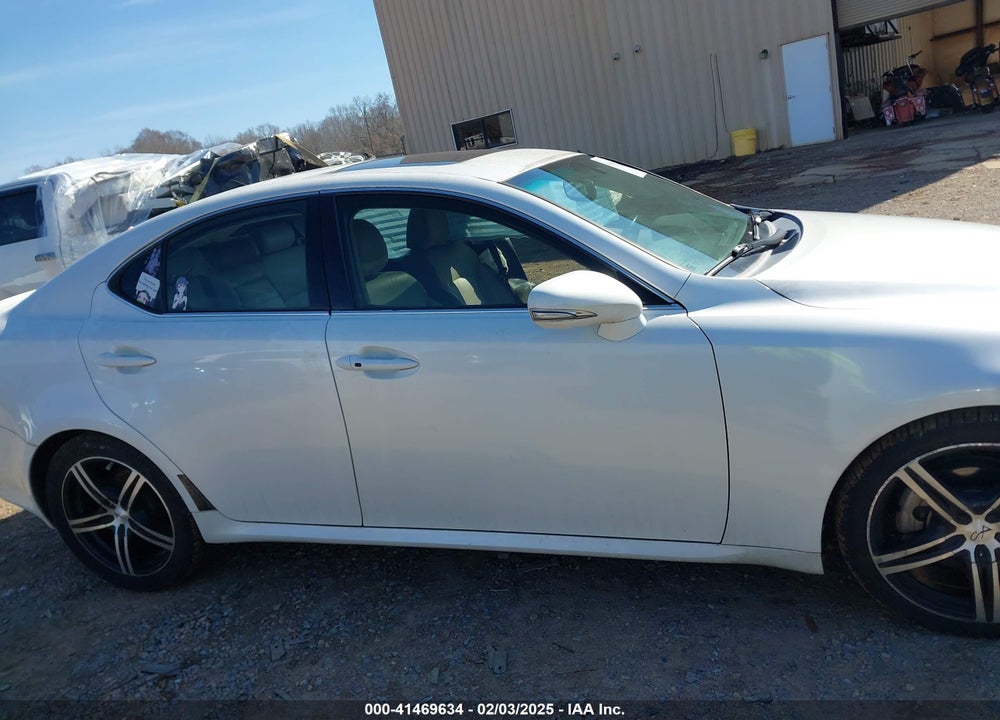 2011 LEXUS IS VIN: JTHBF5C22B5138659