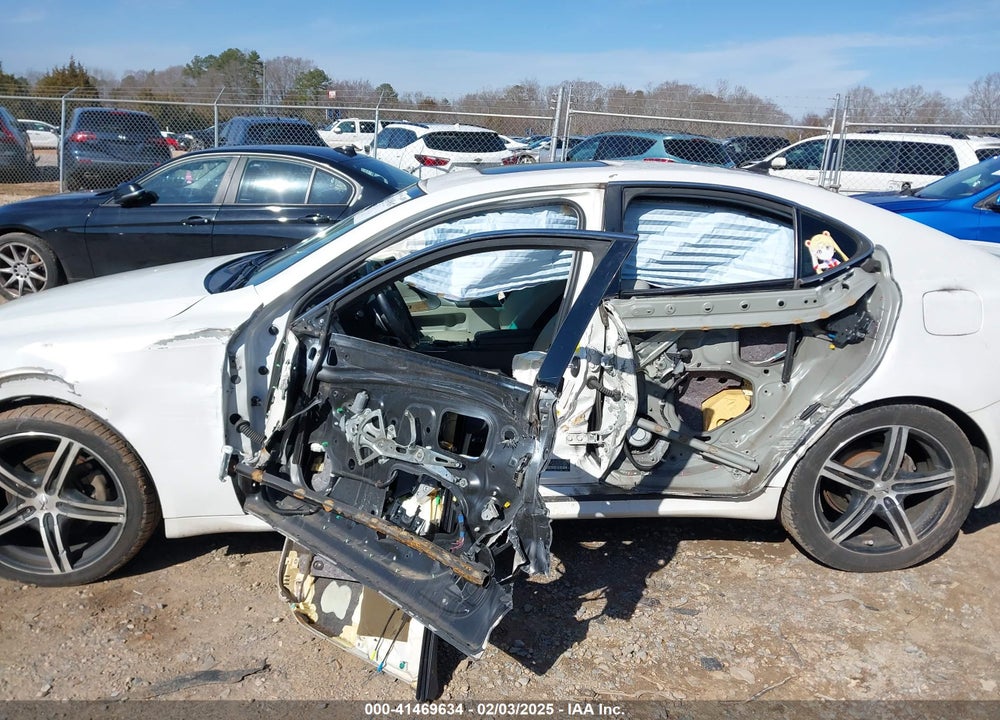 2011 LEXUS IS VIN: JTHBF5C22B5138659